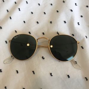 POLARIZED Round Metal Ray-Ban’s